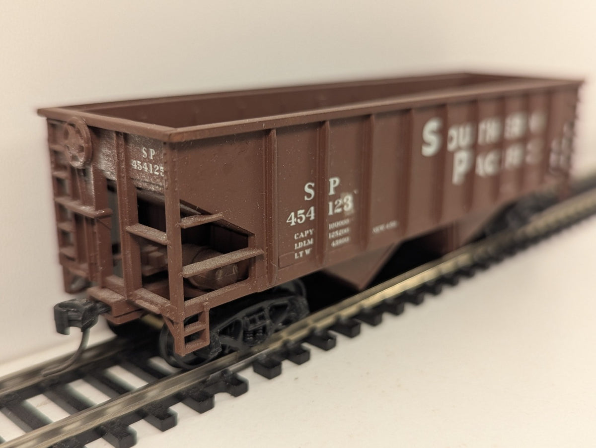 Walthers Trainline HO Gauge Southern Pacific 2-Bay Hopper Wagon