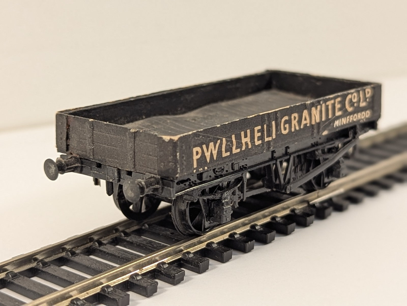 Peco OO Gauge Pwllheli Granite Co. 3 Plank Wagon