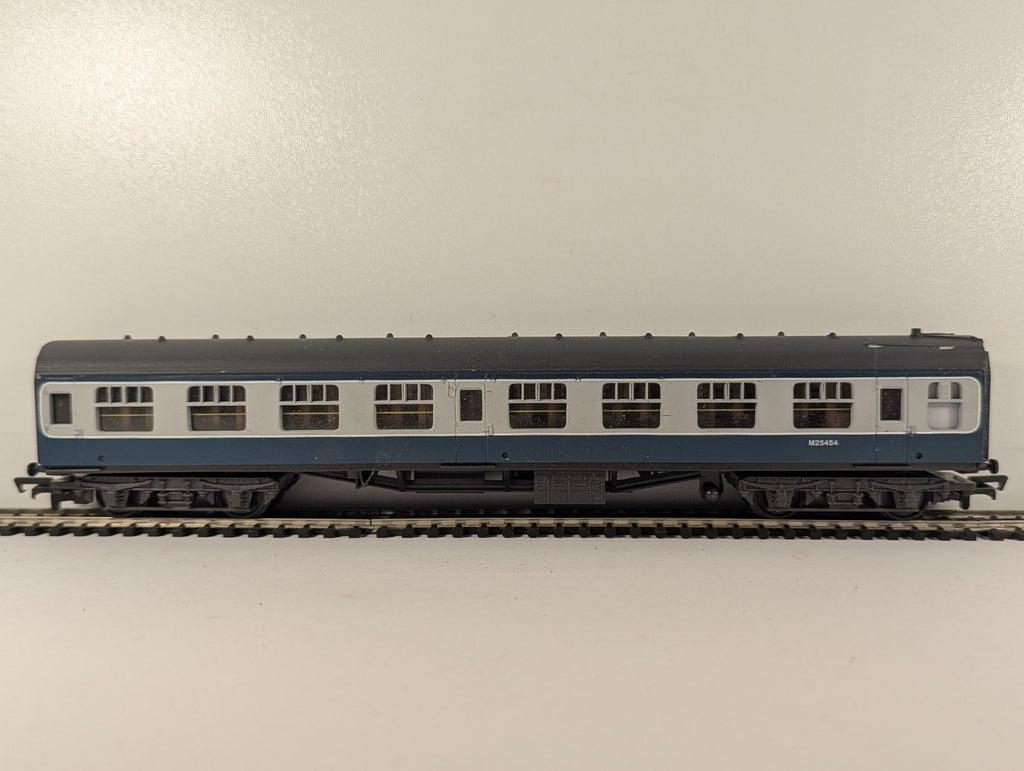 Mainline OO Gauge BR Mk1 Corridor Second (SK) Passenger Coach M25454