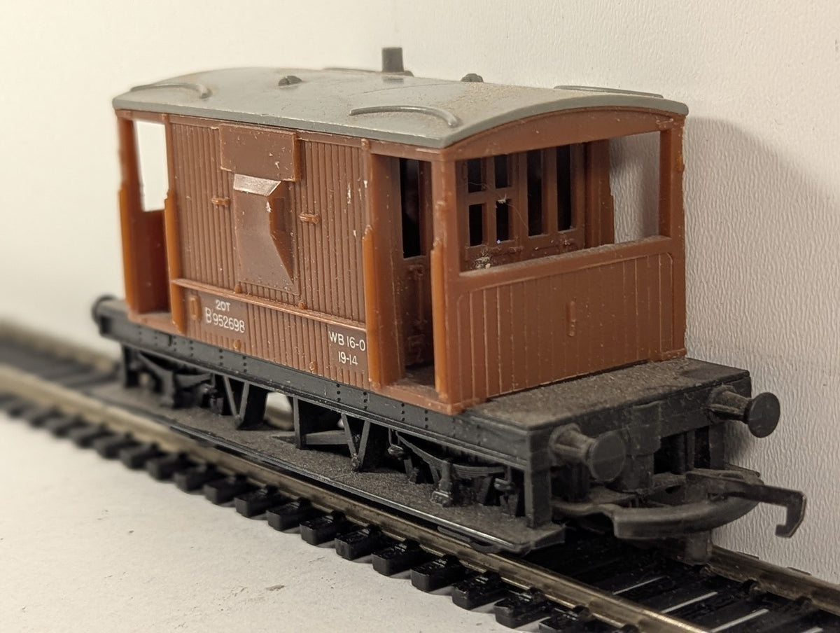 Tri-ang OO Gauge BR 20 Ton Brake Van B952698 BR Bauxite R16