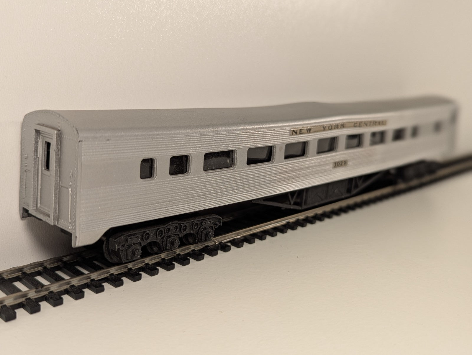 Graham Farish New York Central Passenger Coach – No. 3029