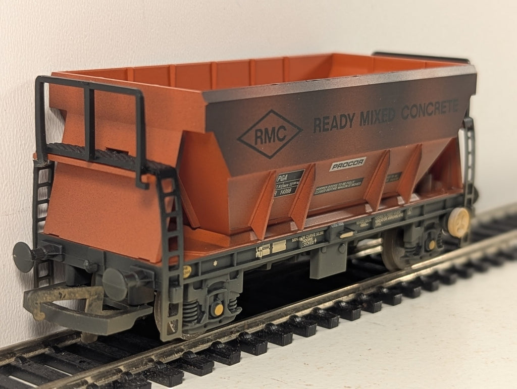 Hornby OO Gauge PGA Hopper Wagon Goods Wagon PR14366 RMC Orange R6013