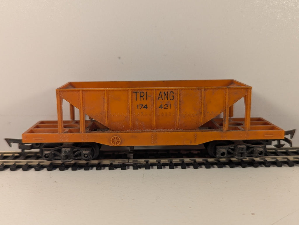 Tri-ang Railways R111 Operating Hopper Car Orange OO Gauge