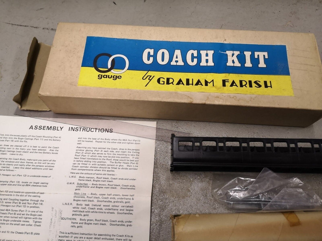Graham Farrish Suburban Coach Kit OO Gauge Boxed