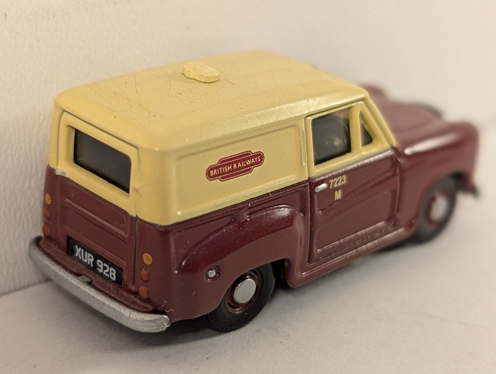 Classix OO Gauge Austin A-35 Van Die-cast Vehicle 7223/M