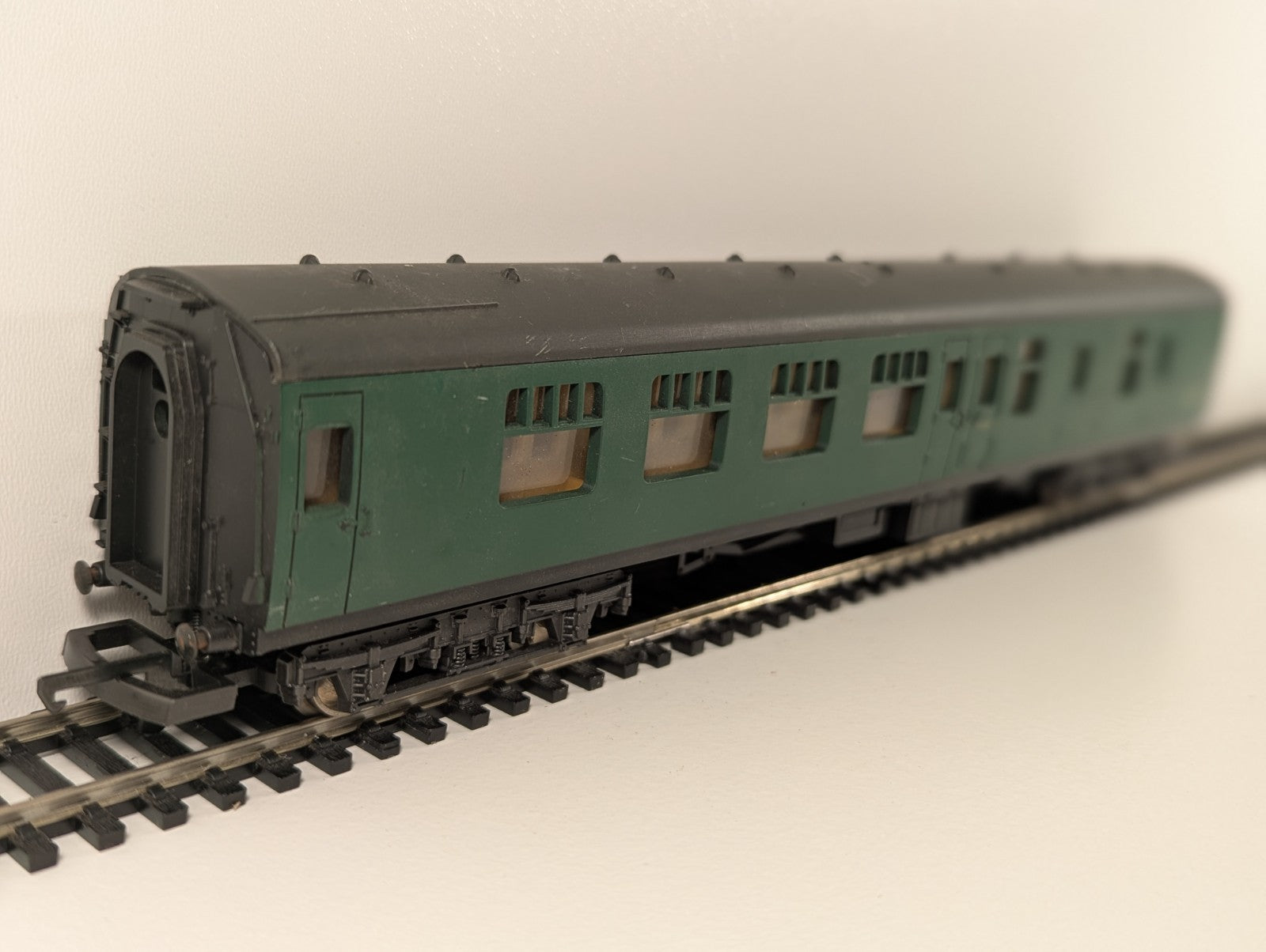 Lima OO Gauge BR Green Mk1 2nd Corridor Brake Coach S33454