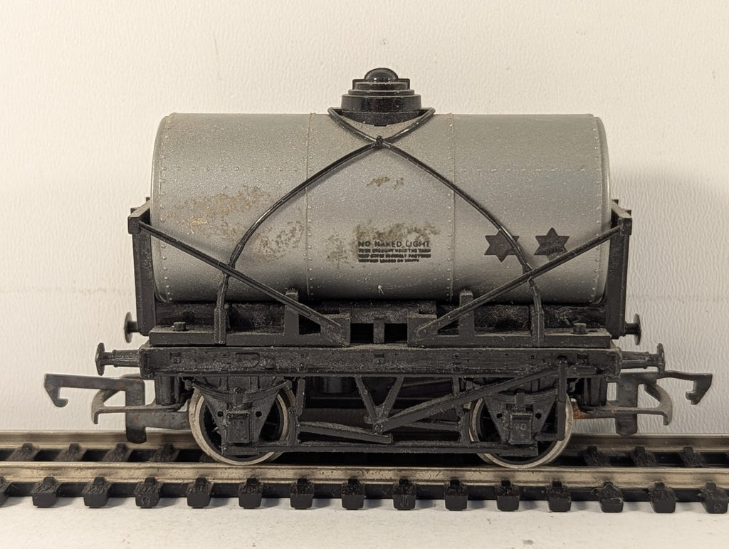 Tri-ang OO Gauge Shell Lubricating Oil Tank Wagon Goods Wagon Silver R.127