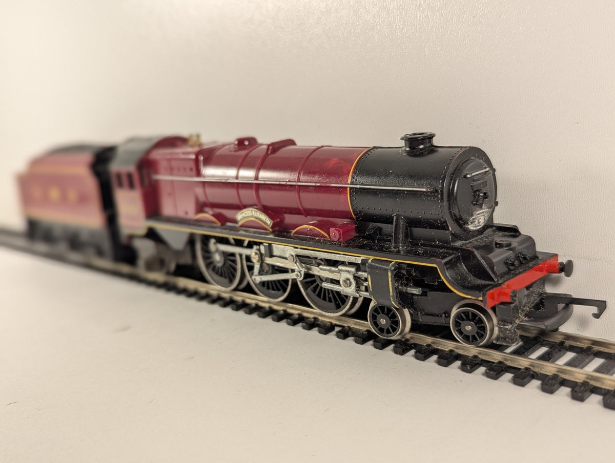 Hornby OO Gauge Princess Royal Class 4-6-2 'Princess Elizabeth' Steam Locomotive