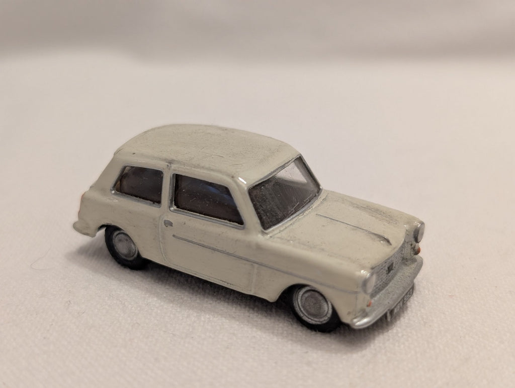 Base-Toys OO Gauge Austin A40 Farina Die-cast Vehicle MBV 953 Off-White