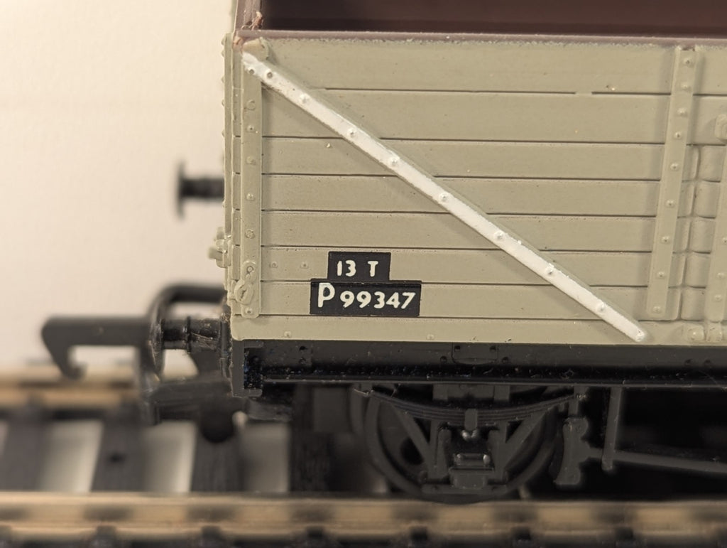 Mainline OO Gauge BR Grey 7-Plank Open Wagon P99347