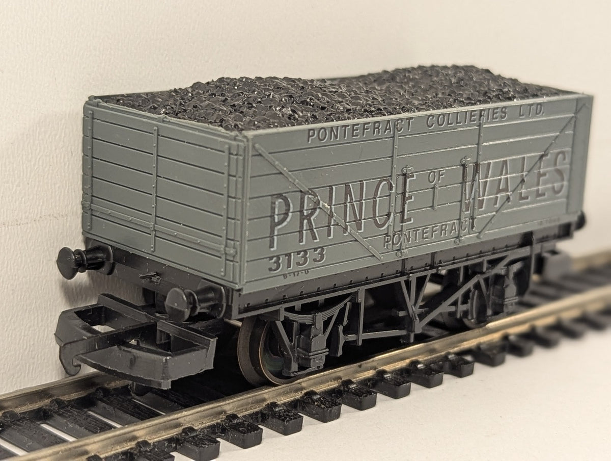 Lima OO Gauge 7-Plank Coal Wagon Prince of Wales Pontefract Collieries