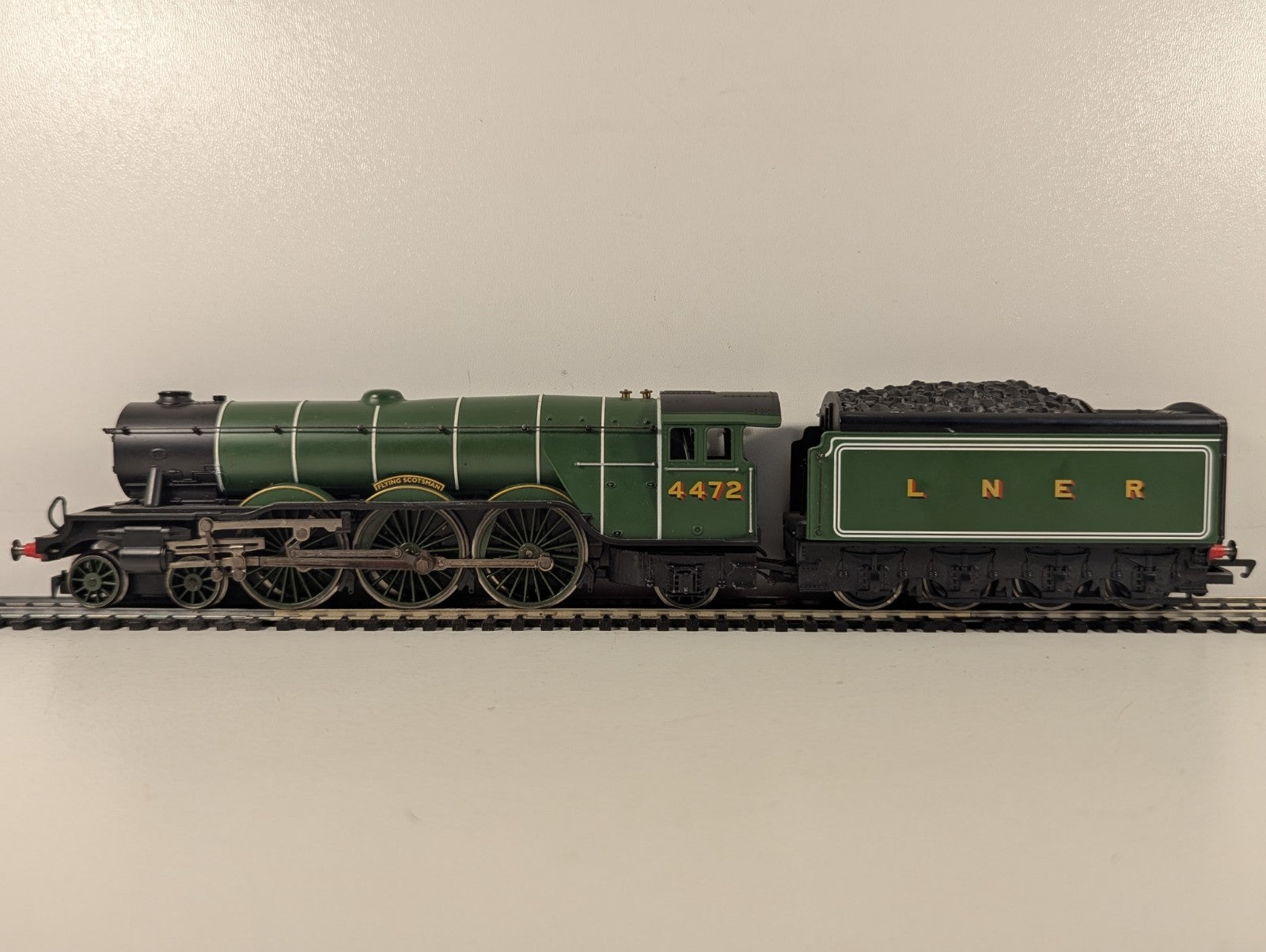 Hornby OO Gauge LNER Class A3 4-6-2 Flying Scotsman 4472 - LNER Green