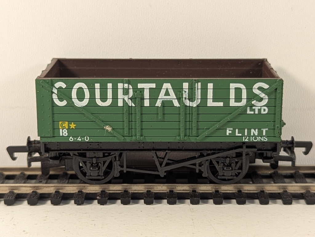 Mainline Courtaulds Ltd. Flint No.18 7 Plank Open Wagon OO Gauge - Boxed