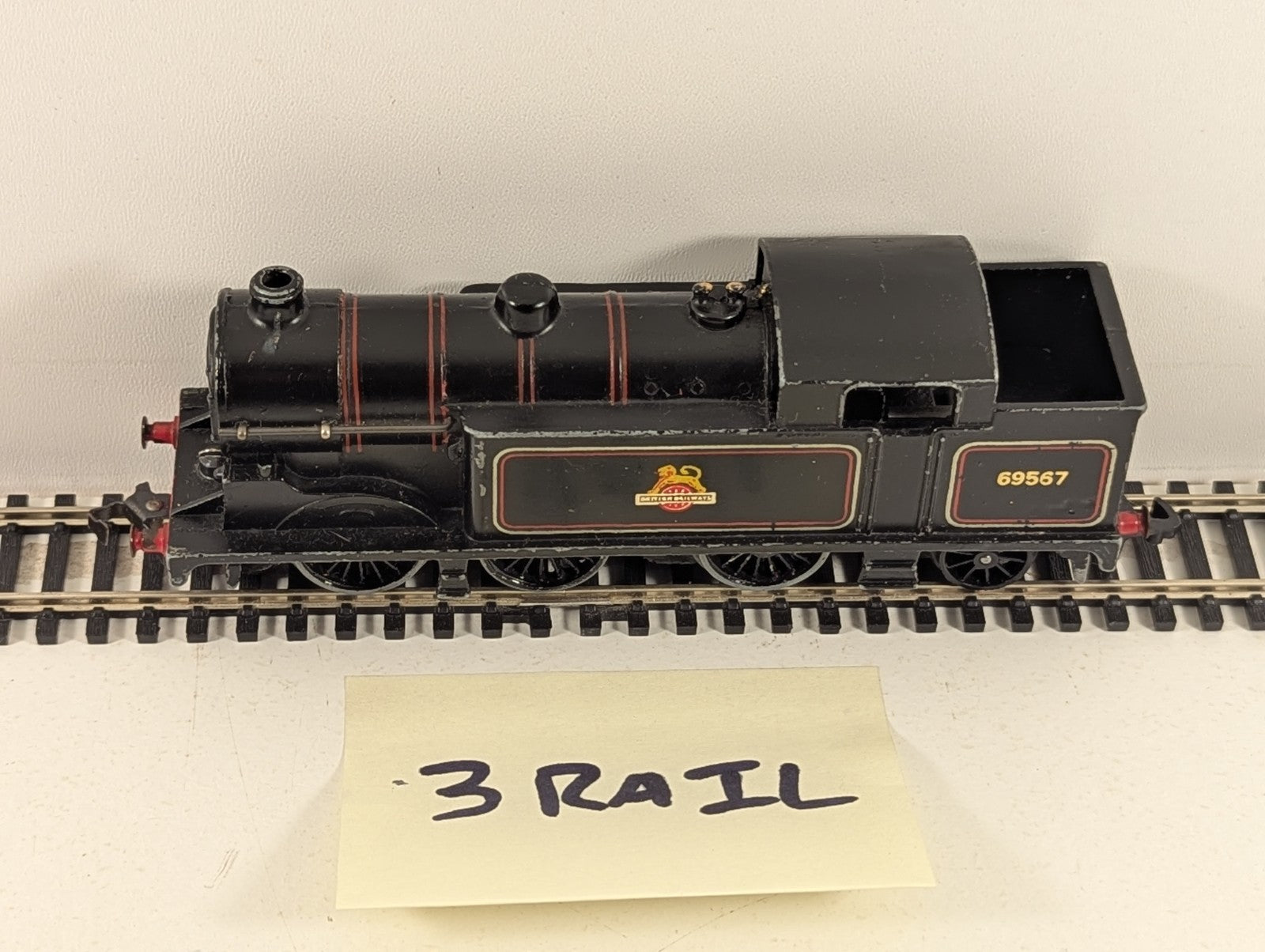Hornby Dublo EDL17 OO Gauge Class N2 0-6-2T No. 69567 Steam Locomotive - 3 Rail
