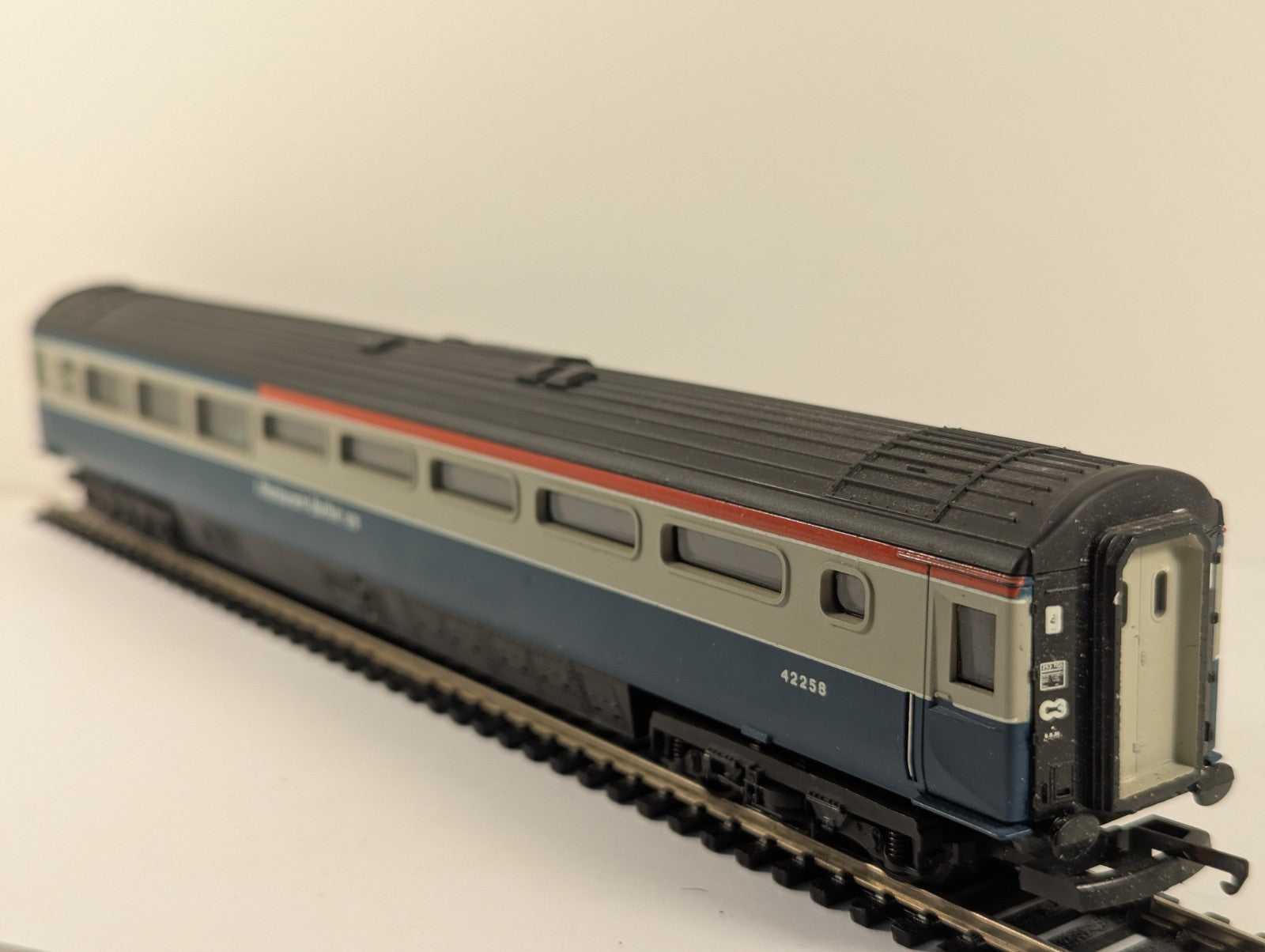 Lima L305163 OO Gauge Mk3 TRUB Restaurant Buffet 125 Coach Boxed