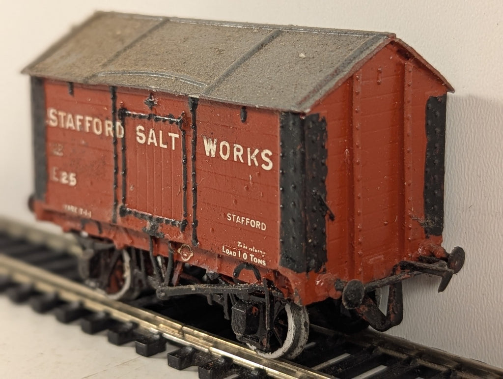 Kitbuilt Stafford Salt Works 10 Ton Salt Van Goods Wagon E 25