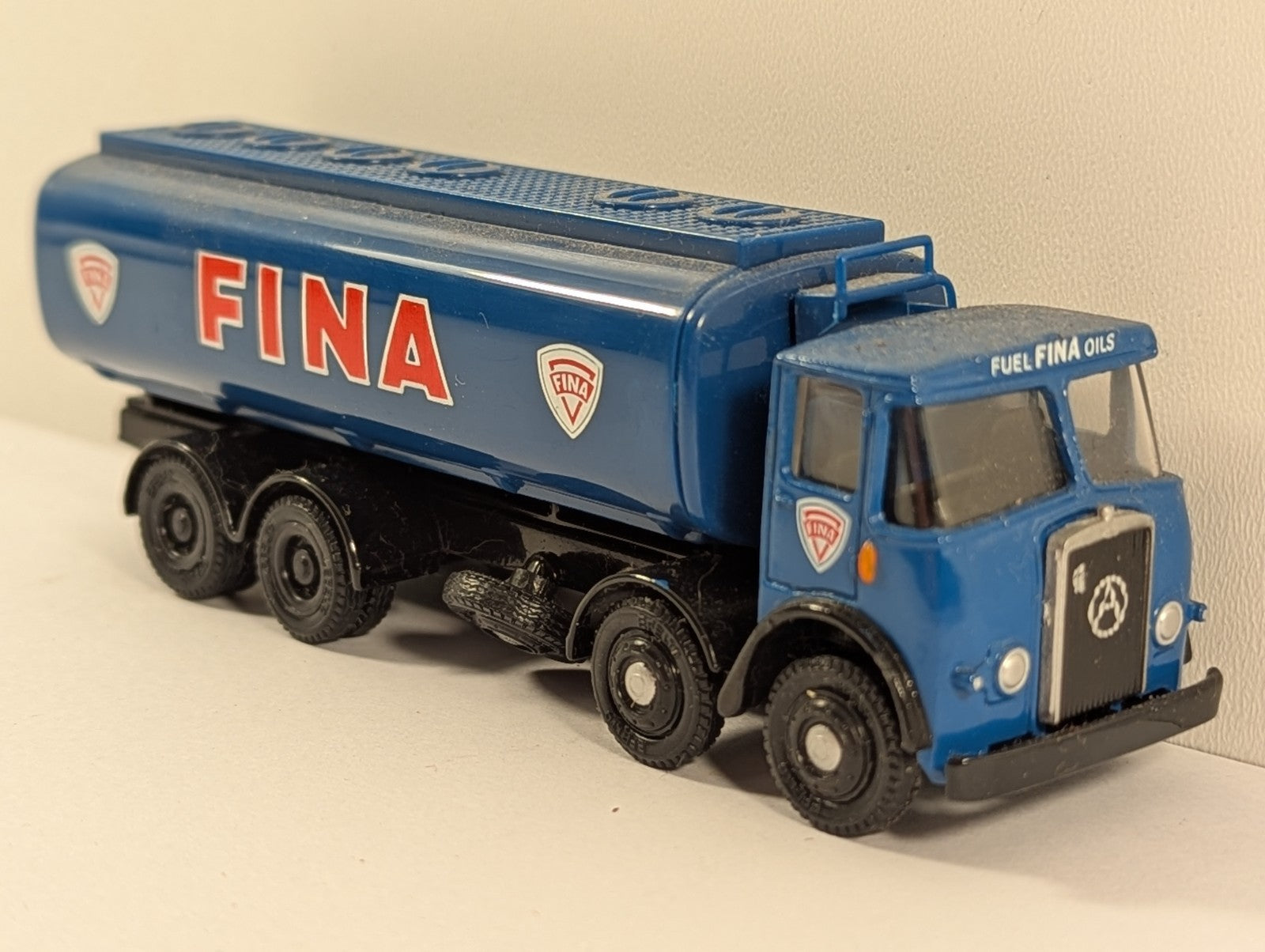 Exclusive First Editions (EFE) 13701 Atkinson 8-Wheel Elliptical Tanker – Fina