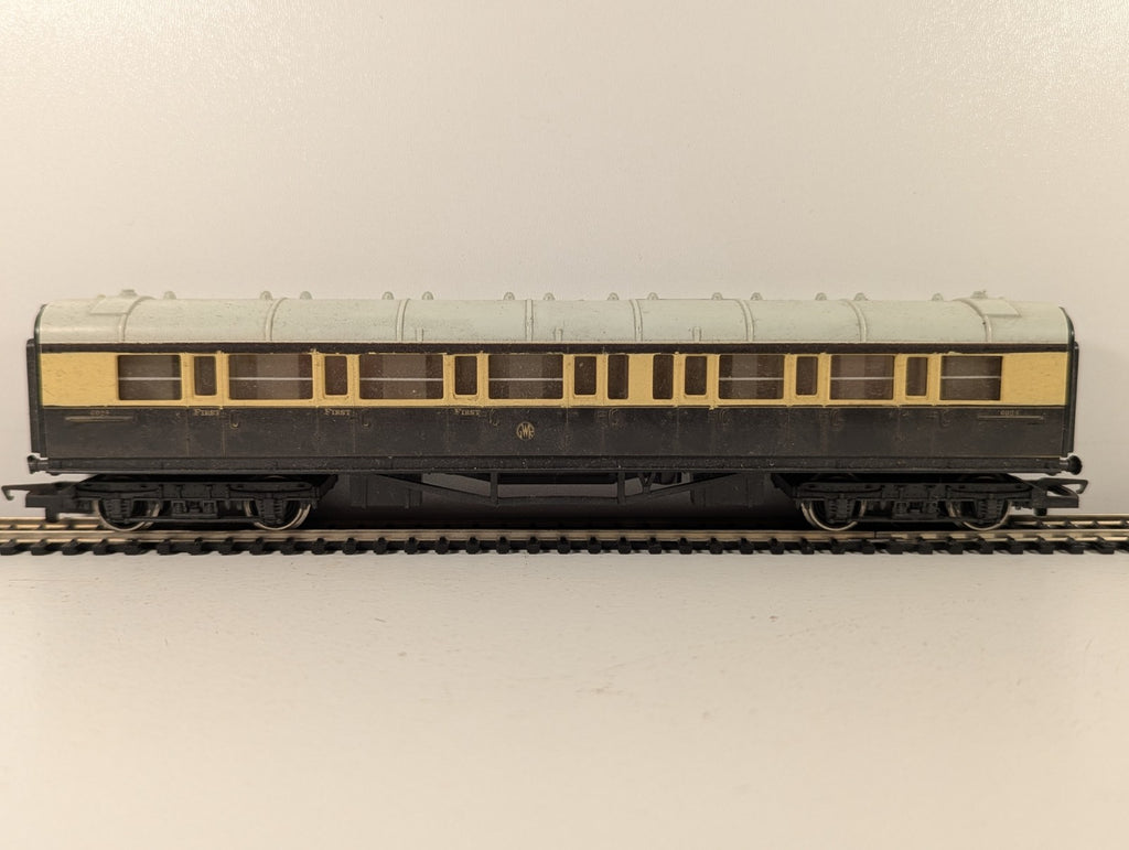 Hornby OO Gauge GWR Composite Coach