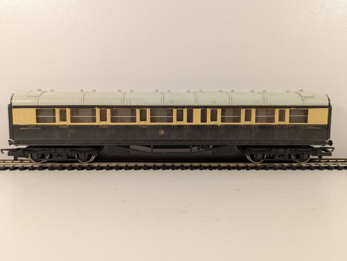 Hornby OO Gauge GWR Composite Coach