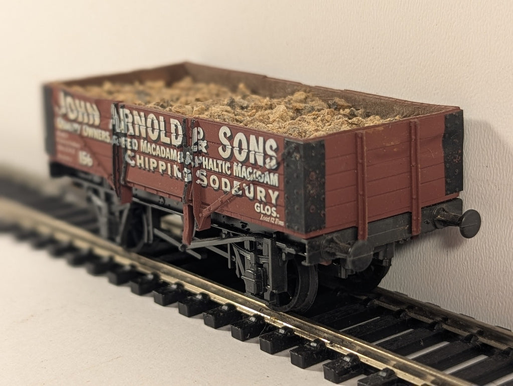 Airfix OO Gauge 7 Plank Wagon John Arnold & Sons Goods Wagon 156