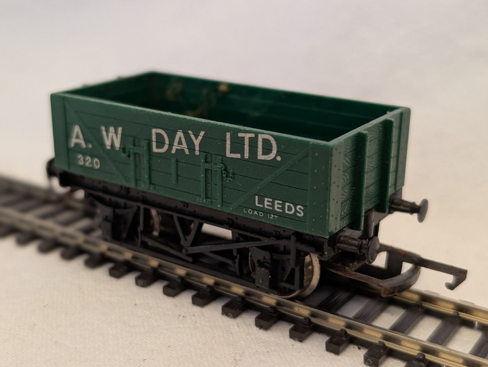 Hornby OO Gauge A.W. Day Ltd. 5-Plank Wagon Goods Wagon 320 A.W. Day