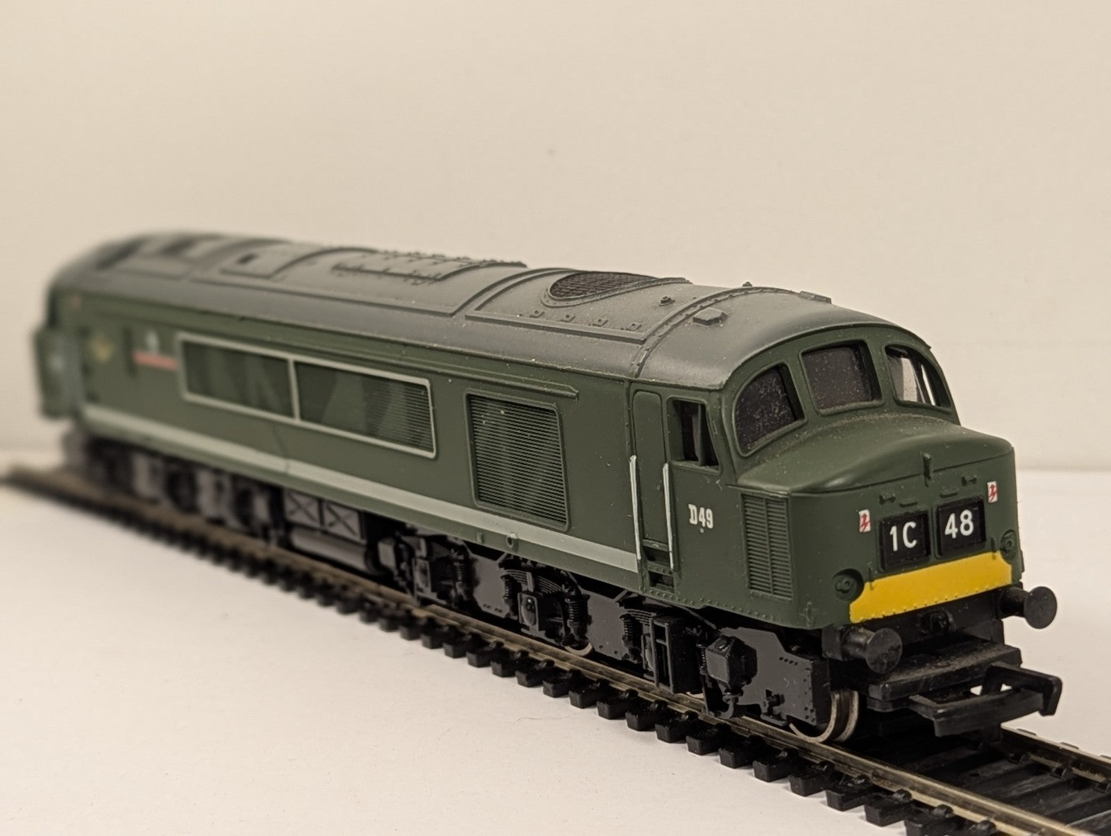 Mainline OO Gauge Class 45 'The Manchester Regiment' Diesel Loco
