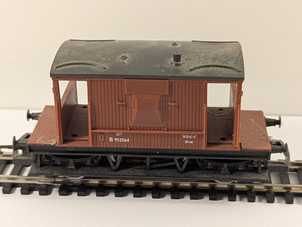 Hornby RailRoad OO Gauge BR 20 Ton Brake Van