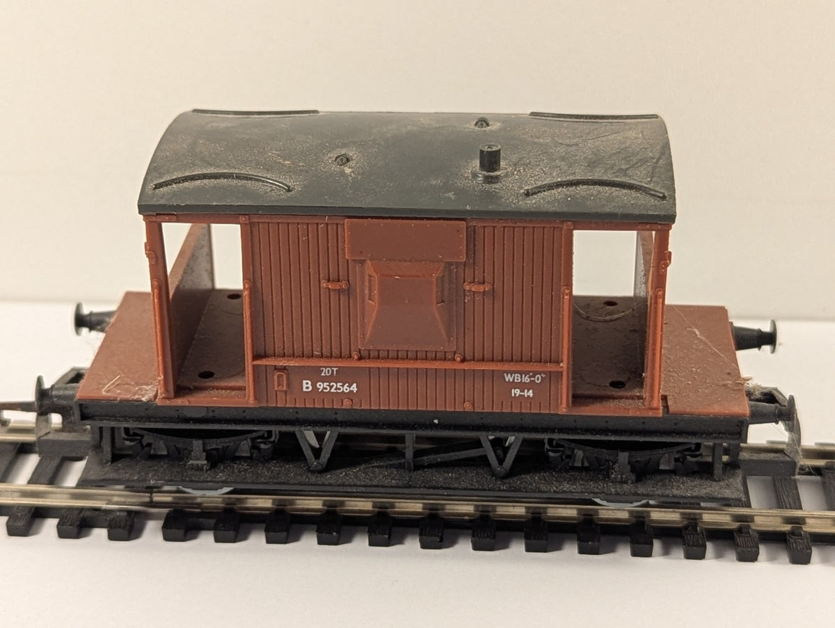 Hornby RailRoad OO Gauge BR 20 Ton Brake Van