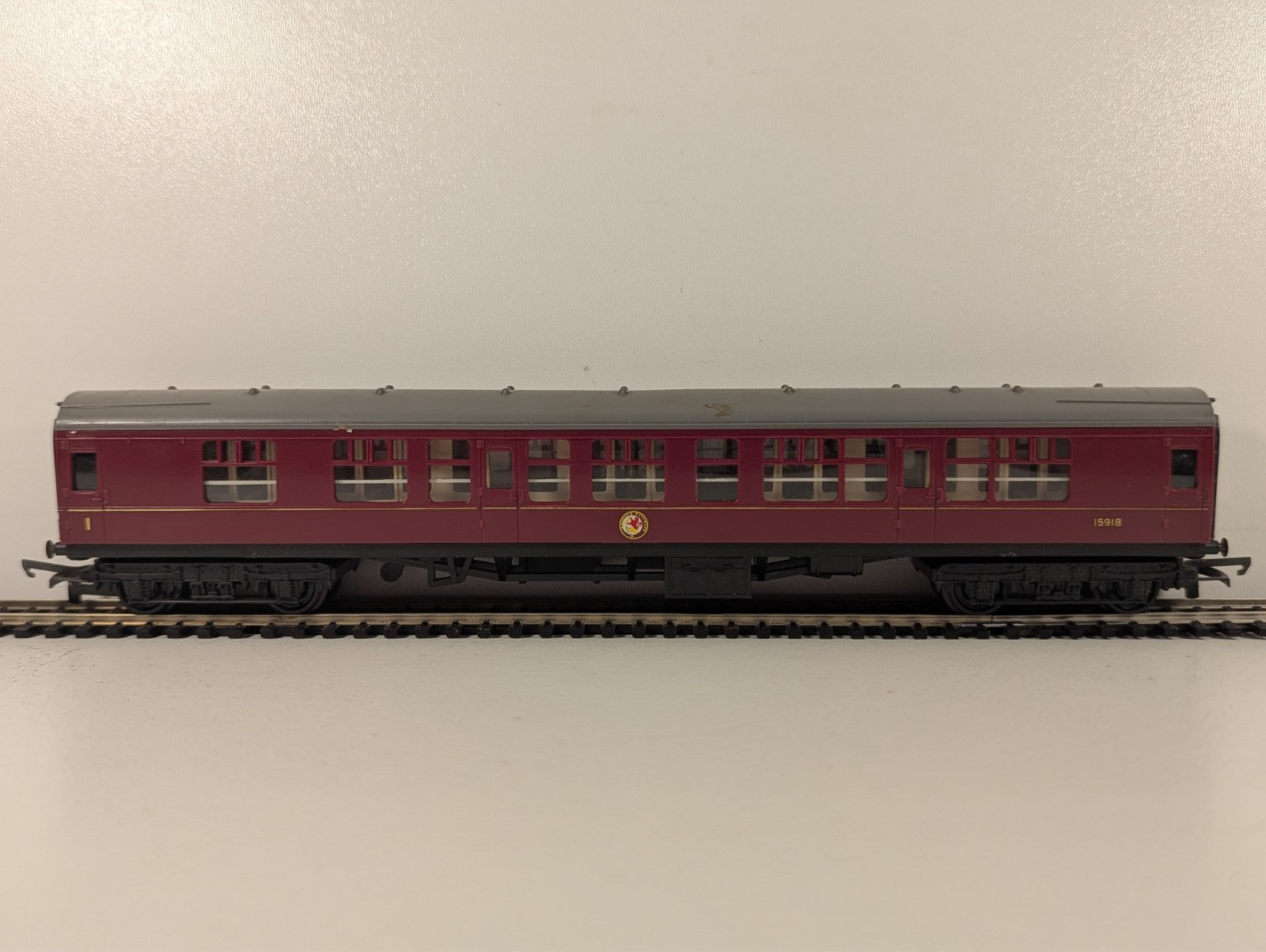 Tri-ang Railways R.422 OO Gauge First/Second Composite Coach - Boxed
