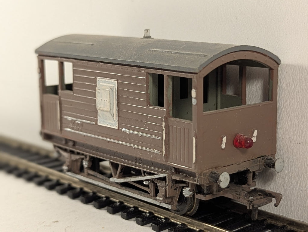 British Trix OO Gauge LMS 20 Ton Brake Van M731528 BR Bauxite 5613