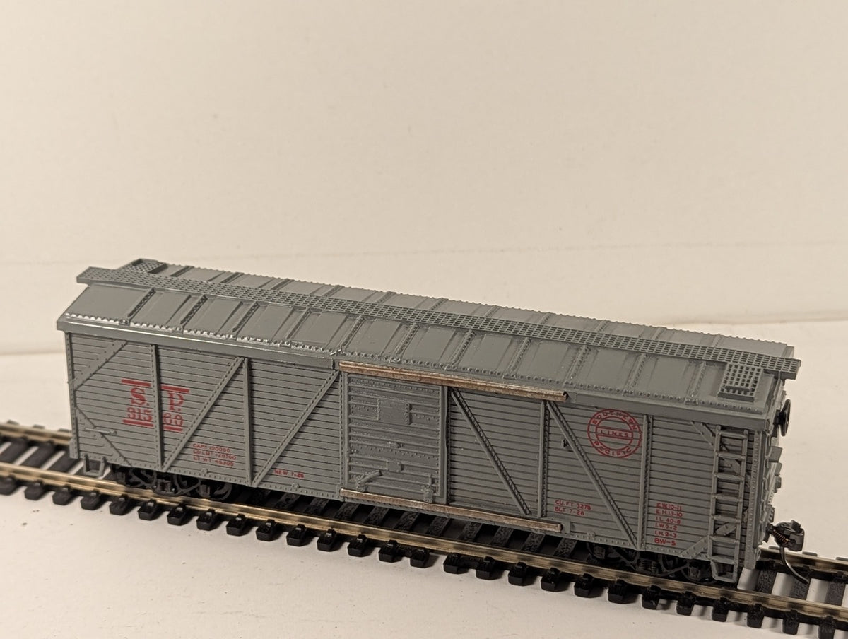 Varney HO Gauge Southern Pacific Outside Braced Boxcar Goods Wagon 31560