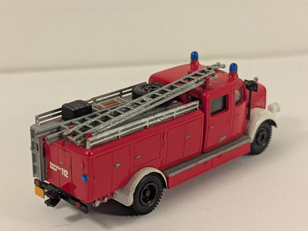 Brekina HO Scale Mercedes-Benz L3500 Metz LF 15 Fire Engine