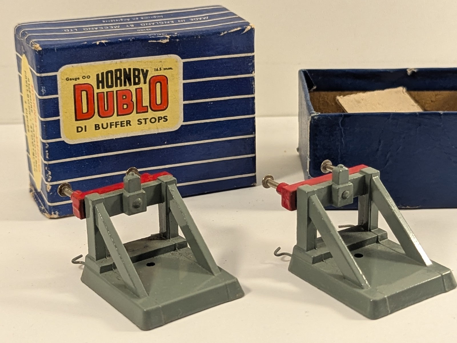 Hornby Dublo OO Gauge D1 Buffer Stops Pair Boxed