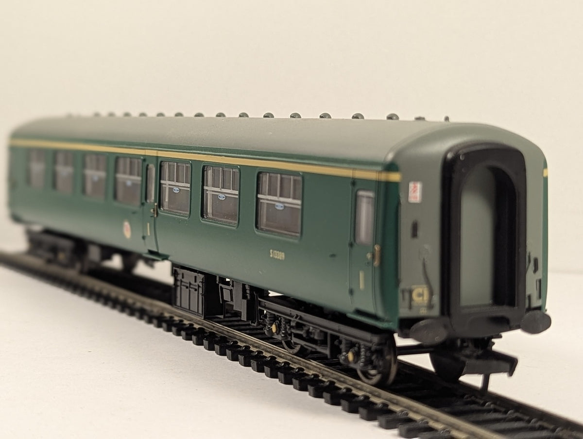 Bachmann OO Gauge BR Mk2 FK Corridor First Passenger Coach S13389 BR(S) Green