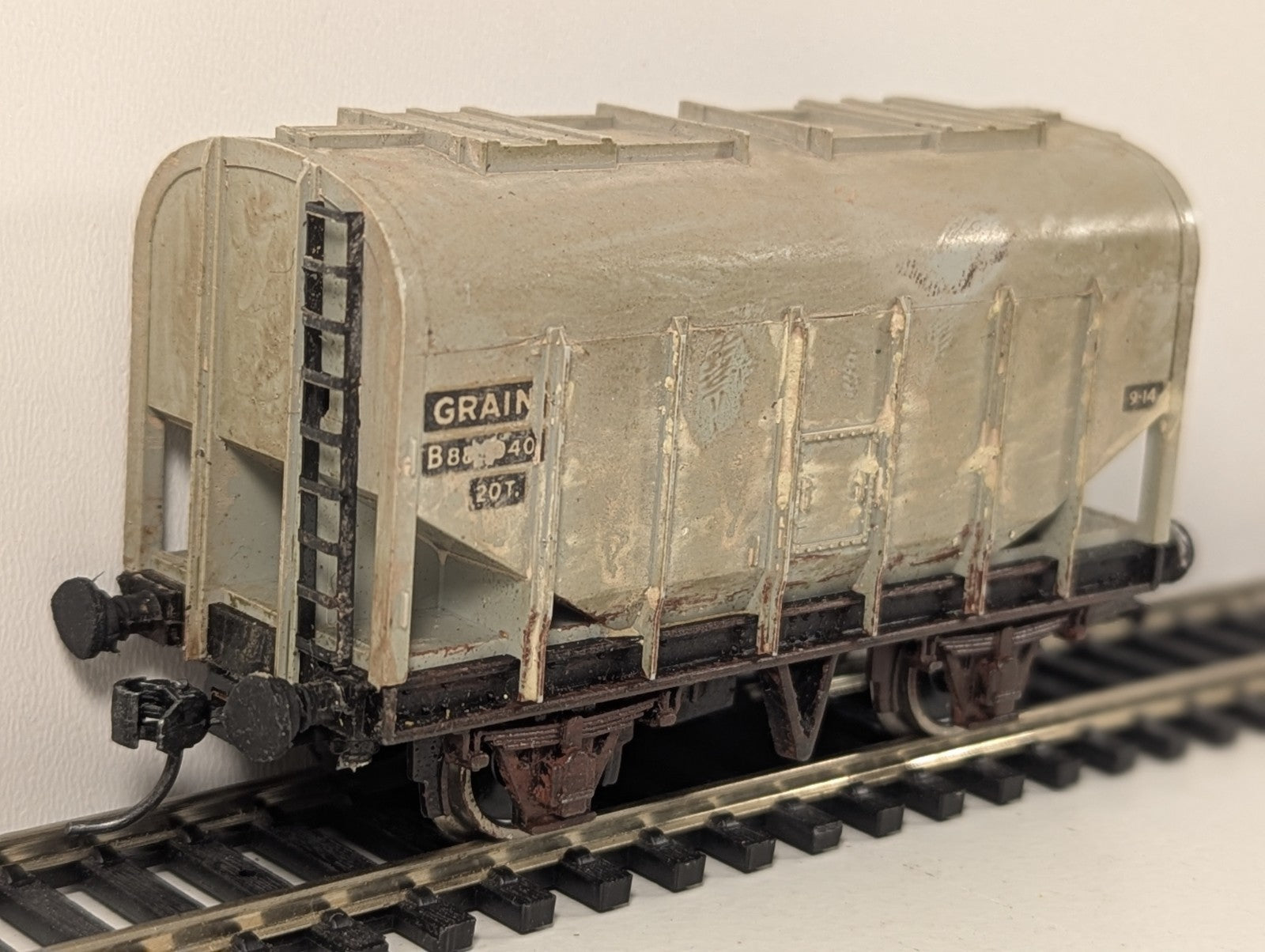 Wrenn OO Gauge BR Bulk Grain Hopper Wagon