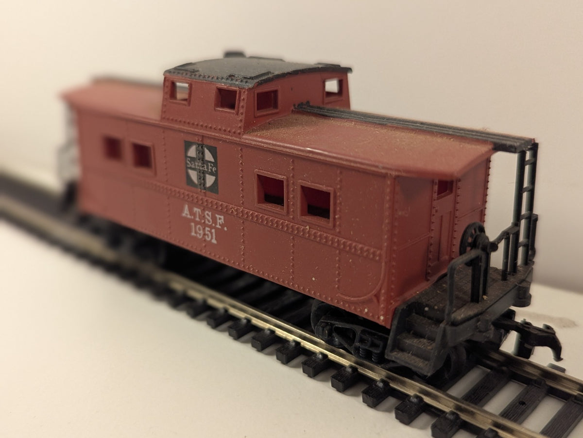 Life-Like HO Santa Fe ATSF 1951 Cupola Caboose