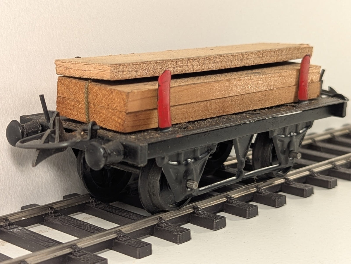 Hornby RC 24058A O Gauge No.1 Timber Wagon with Timber Load