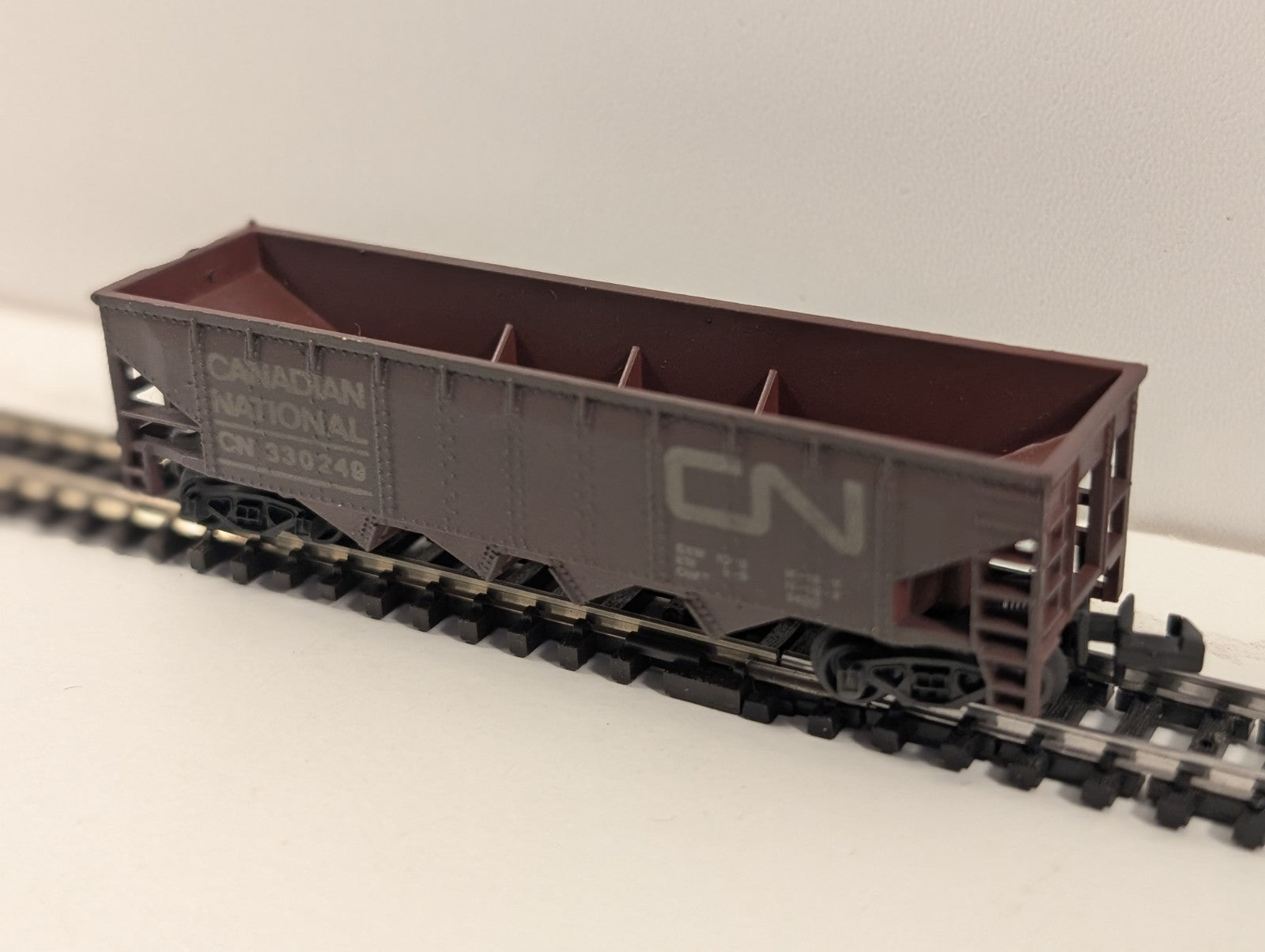 Model Power Canadian National (CN) Hopper Car – N Gauge