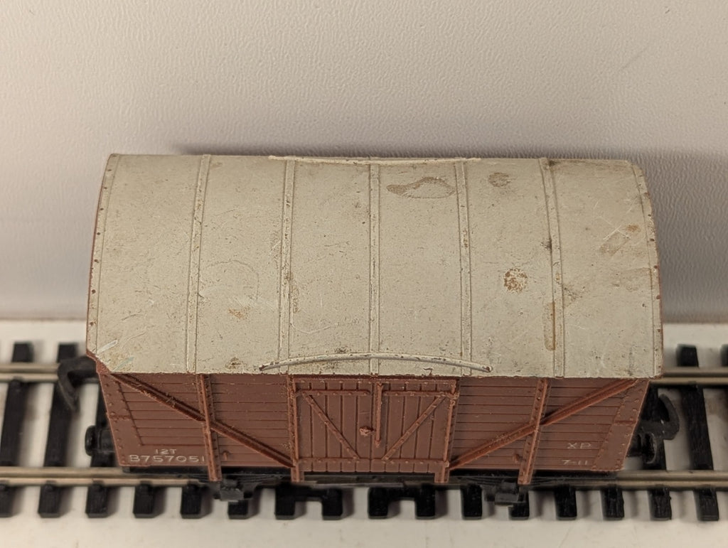 Hornby Dublo 12-Ton Ventilated Van Brown