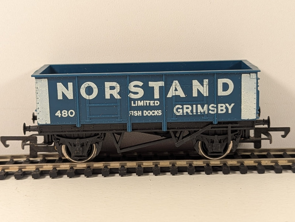 Hornby R220 OO Gauge Norstand Mineral Wagon