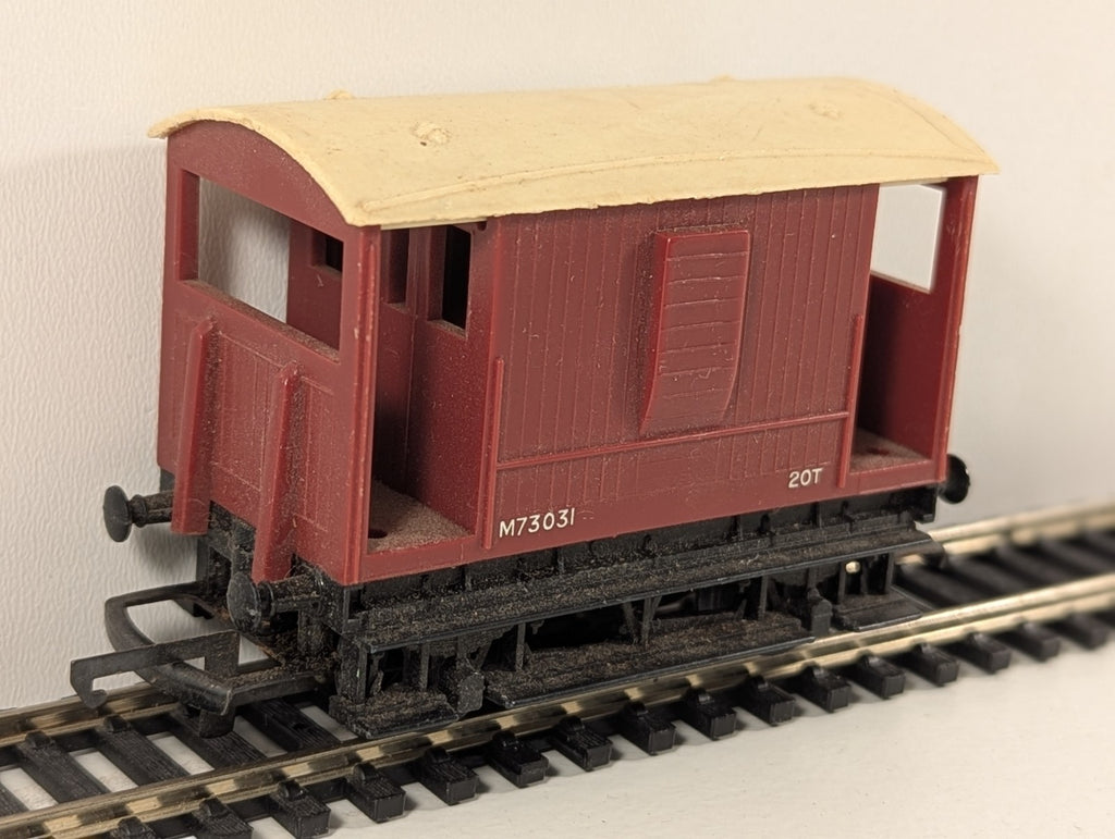 Tri-ang Railways R16 – BR 20-Ton Brake Van (M73031)