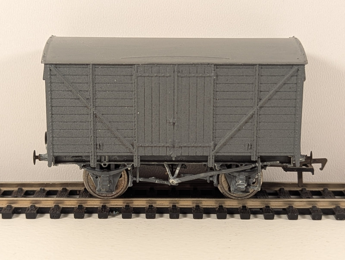 Kitbuilt OO Gauge 12-Ton Ventilated Van – Grey