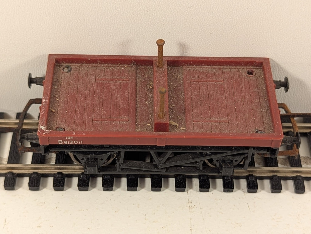 Tri-ang Railways R17 OO Gauge Red Bolster Wagon