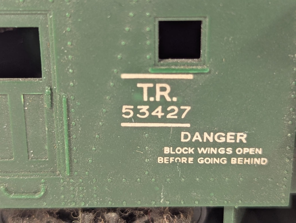 Tri-ang OO Gauge Snow Plough 53427 Tri-ang Railways Green R138