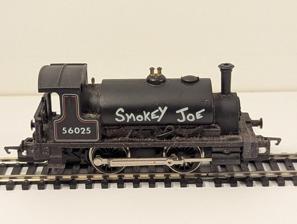 Hornby OO Gauge Smokey Joe 0-4-0ST Tank Locomotive