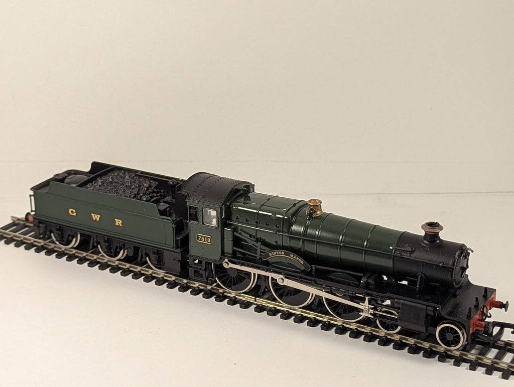 Mainline OO Gauge Manor Class 4-6-0 'Hinton Manor' Steam Locomotive 7819