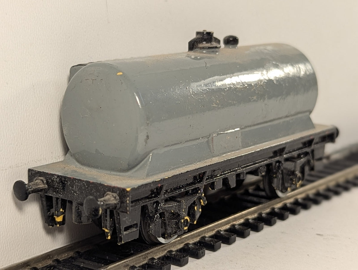 Hornby Dublo OO Gauge 4-Wheel Tank Wagon Grey (Repainted)