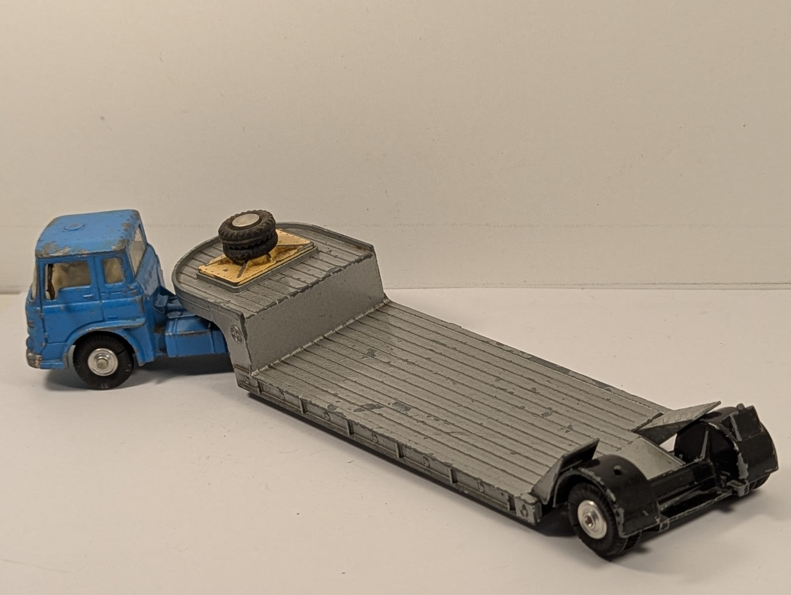 Corgi Major Toys No. 1131 Bedford Tractor Unit & Carrimore Machinery Carrimore