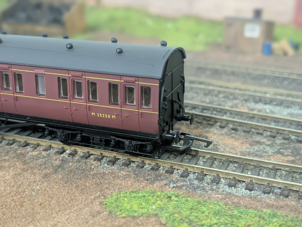 Airfix 54254 LMS 57′ Non-Corridor Brake 3rd M25250M