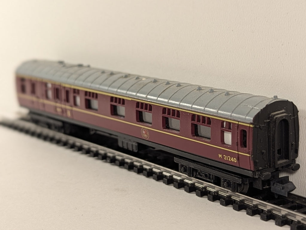 Minitrix N Gauge BR Mk1 Brake Composite Coach Passenger Coach M 21240 BR Maroon